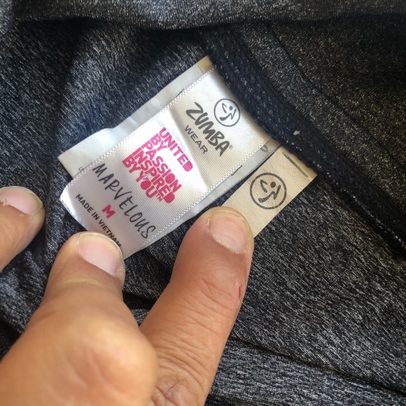 Zumba Fitness Marvelous Women’s Size M Grey Capri Leggings Pants High-Waisted - Picture 7 of 16